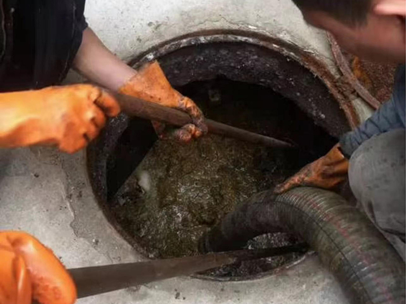 临安清理化粪池时如何避免沼气的危害?